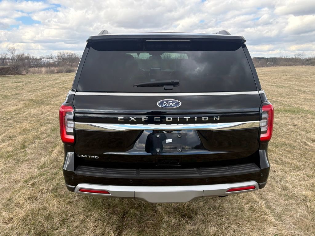 Used 2023 Ford Expedition Limited image 9