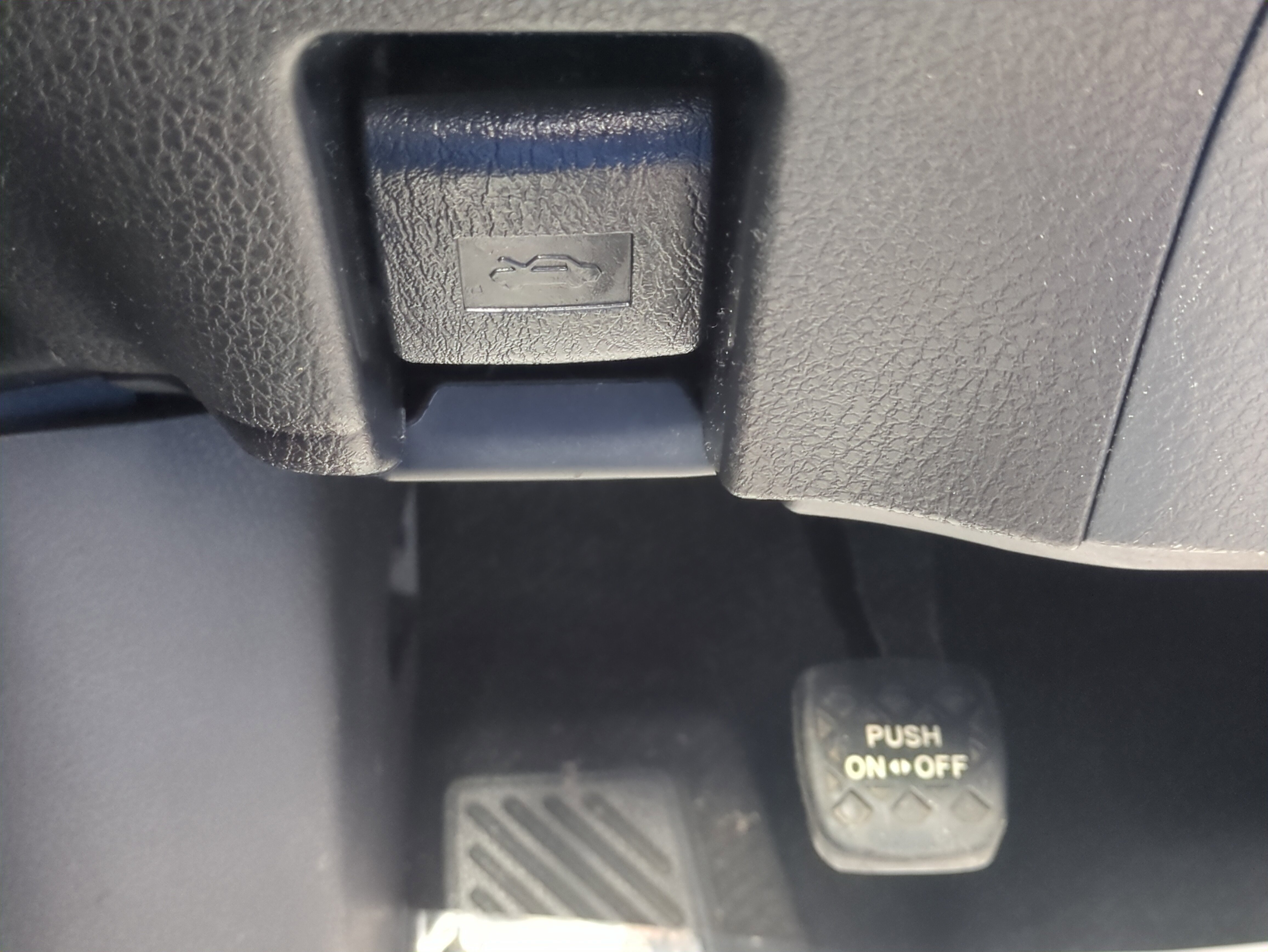 Used 2023 Toyota Camry SE image 25