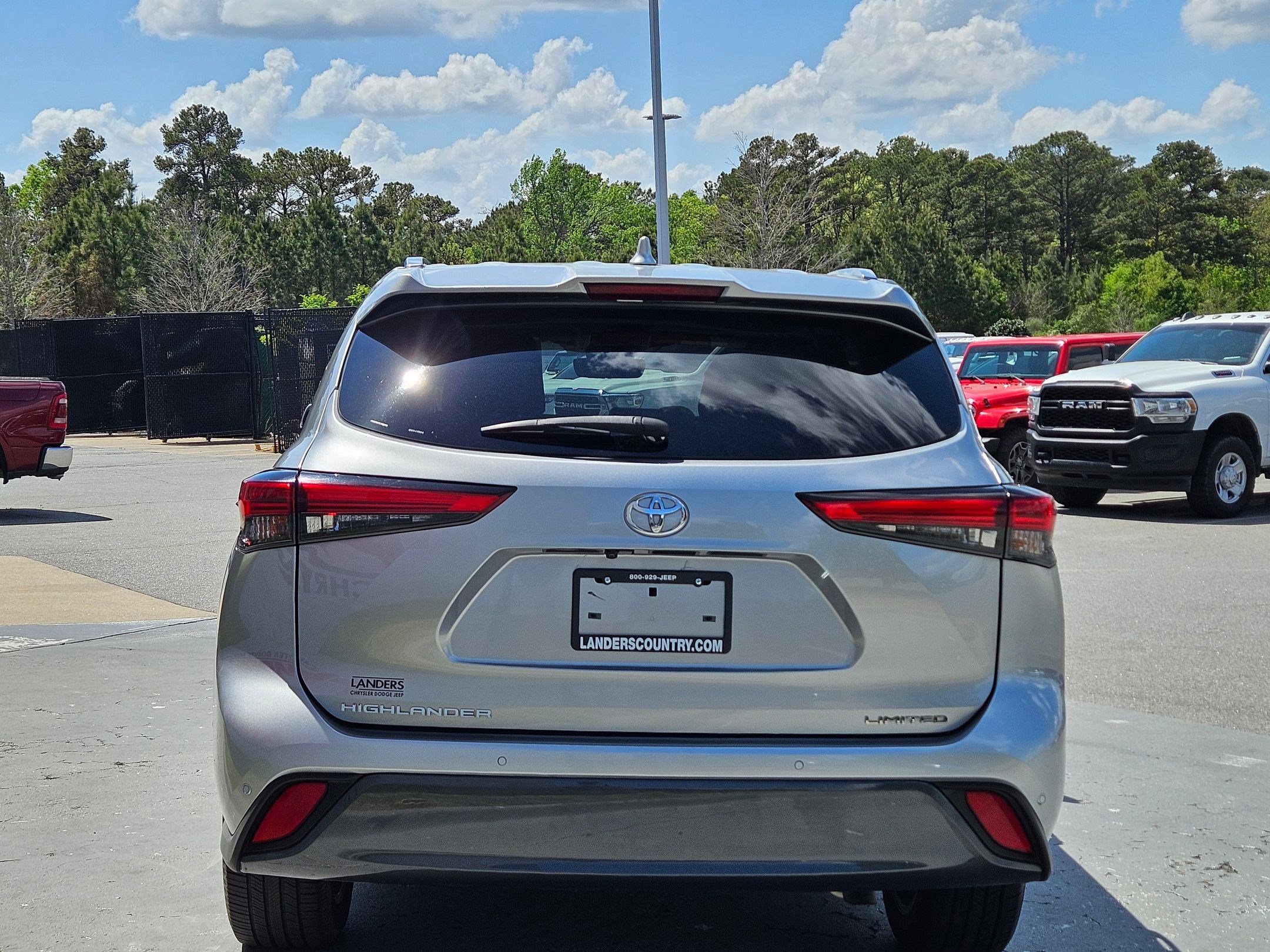 Used 2020 Toyota Highlander Limited image 6