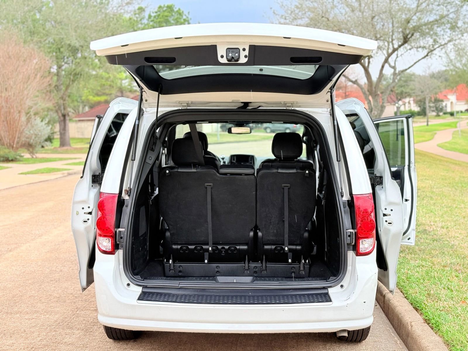 Used 2019 Dodge Grand Caravan GT image 11