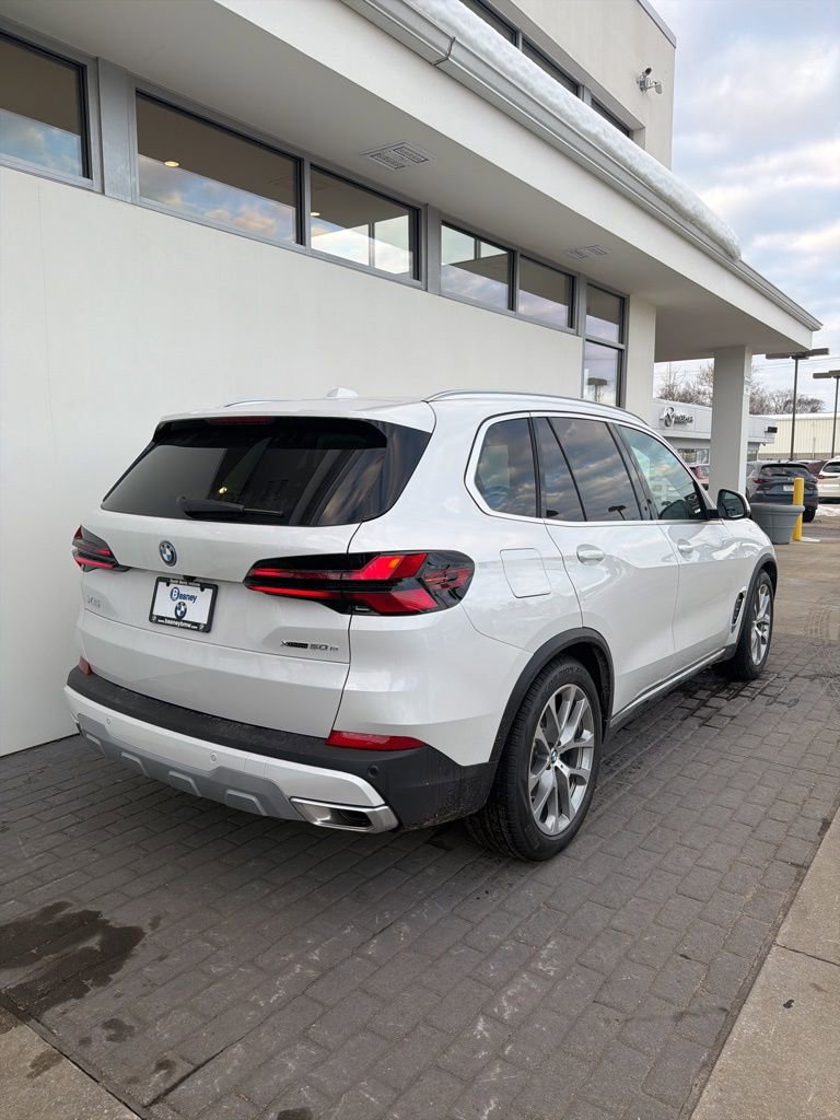 New 2026 BMW X7 M60i image 56