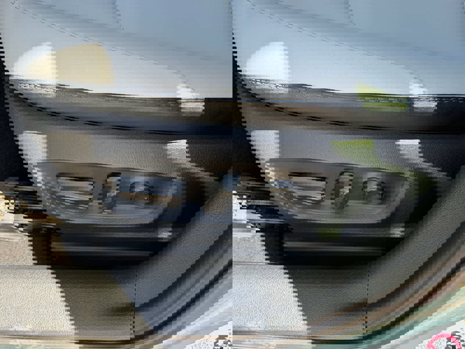 Used 2021 Toyota Prius Limited w/ Premium Convenience Package image 15