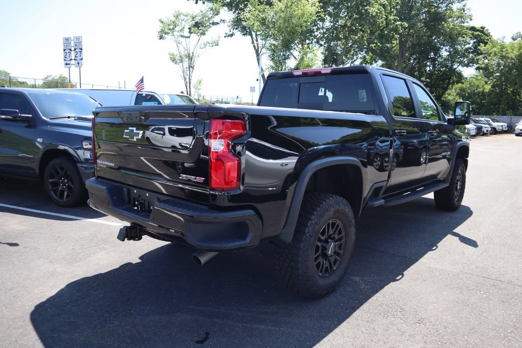 Used 2024 Chevrolet Silverado 2500 ZR2 w/ Technology Package AWD/4WD image 5