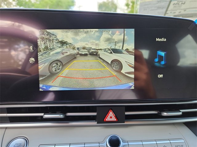 New 2025 Hyundai Elantra Limited image 19