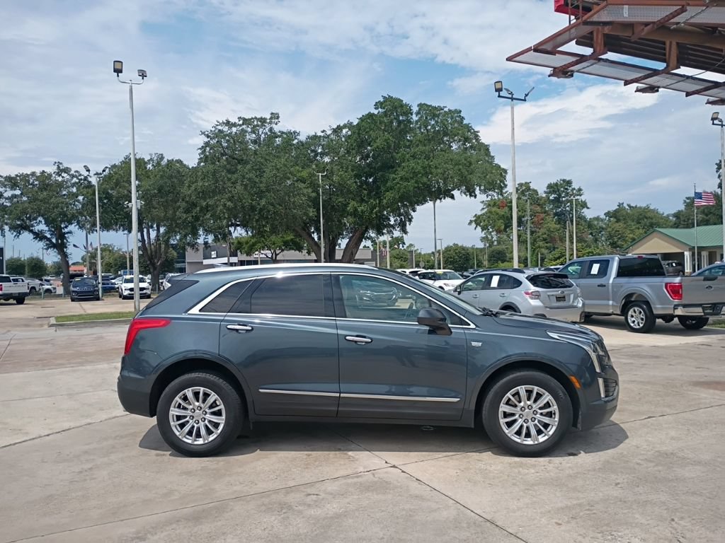 Used 2019 Cadillac XT5 FWD image 2