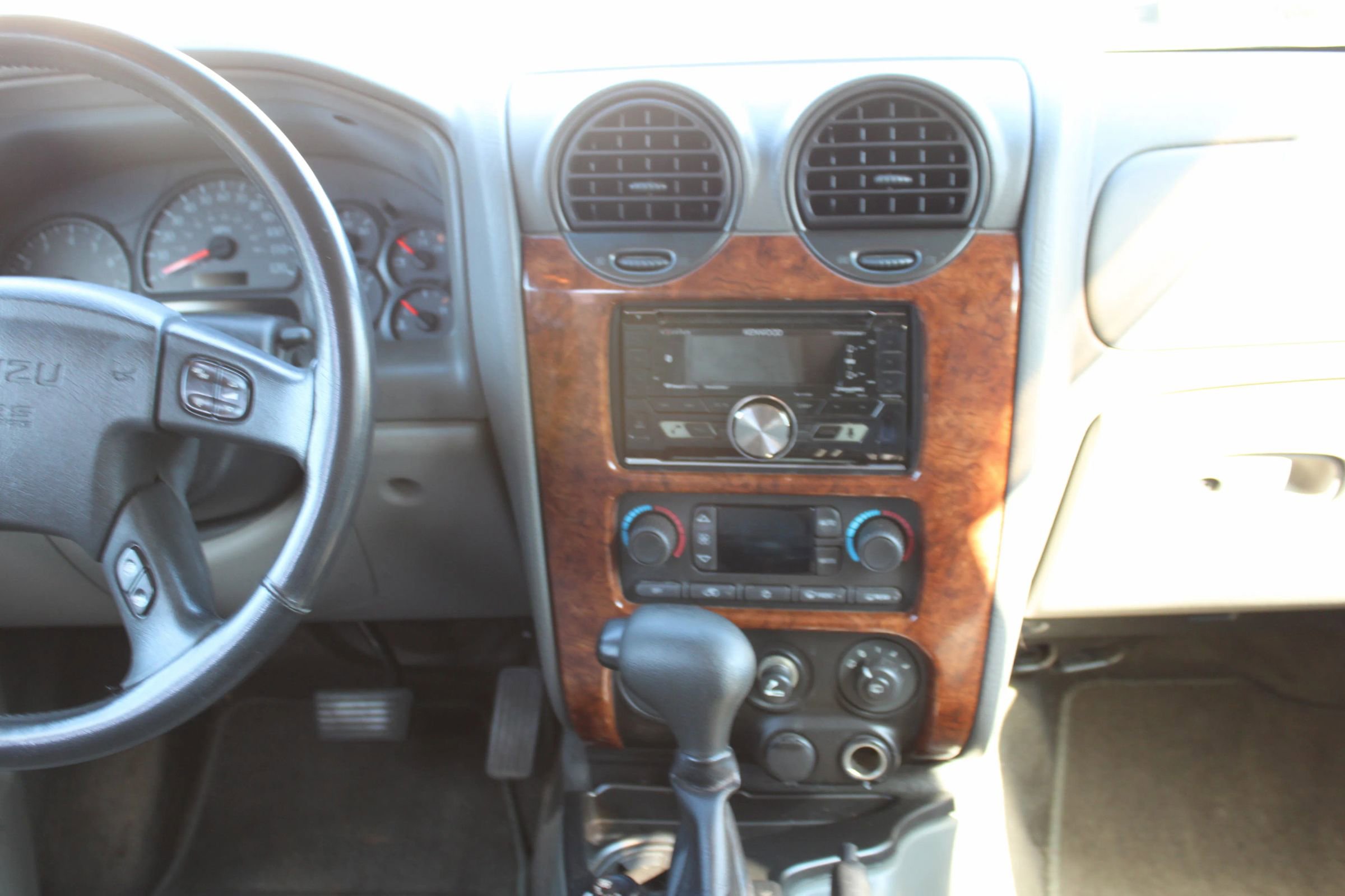 Used 2003 Isuzu Ascender S image 13