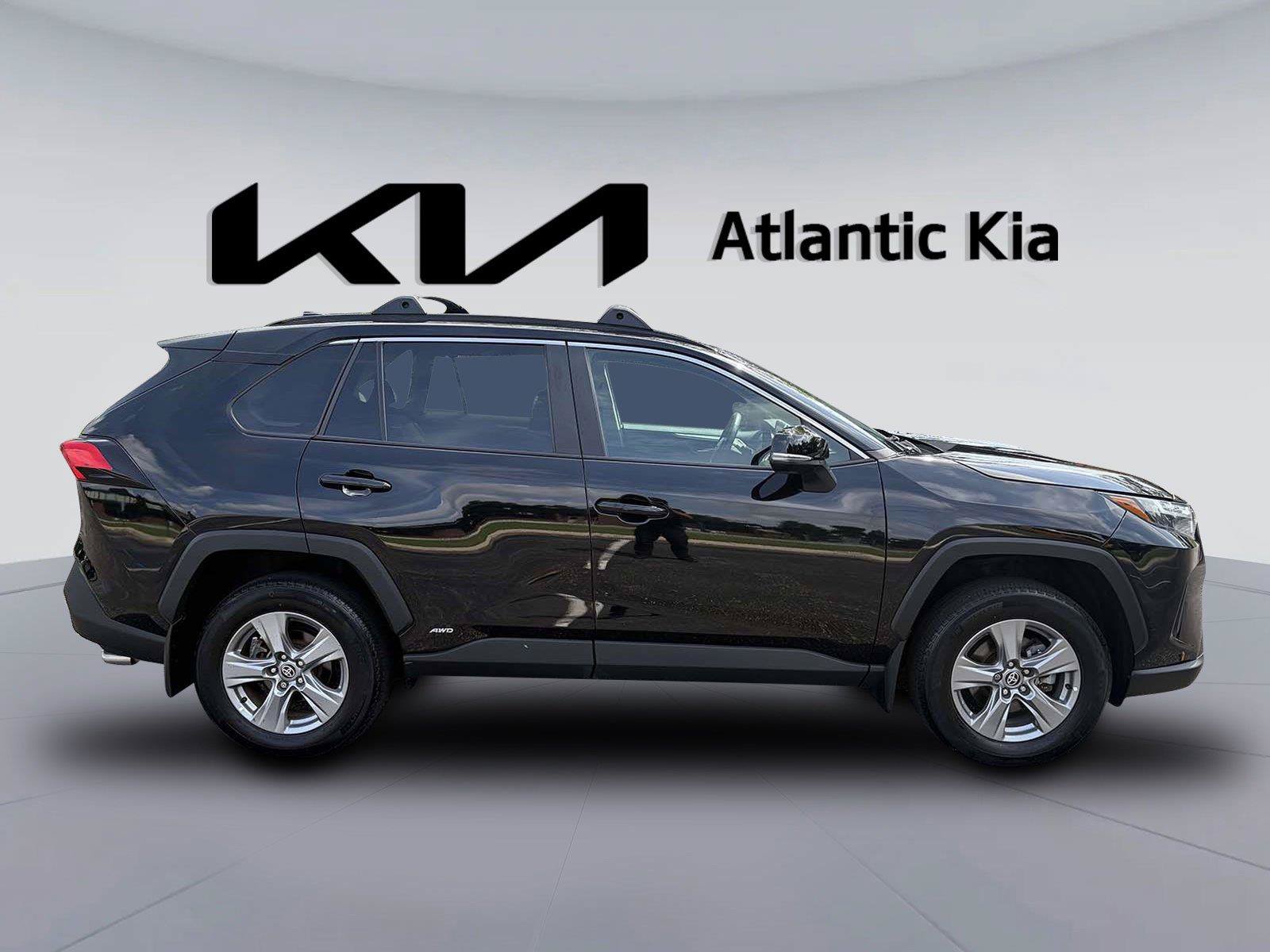 Used 2023 Toyota RAV4 XLE w/ XLE Grade Weather Package AWD/4WD image 5