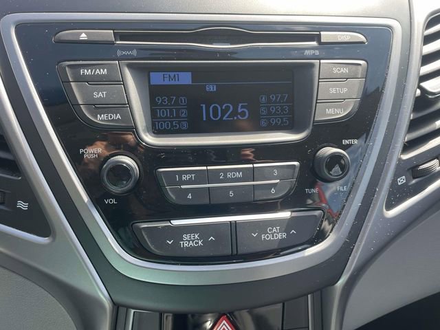 Used 2014 Hyundai Elantra SE image 25