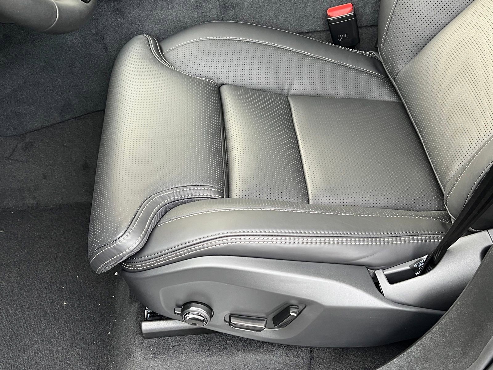 New 2026 Volvo XC90 B6 Ultra image 33