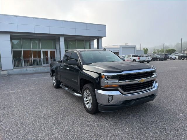 Used 2017 Chevrolet Silverado 1500 LT w/ All Star Edition RWD image 3