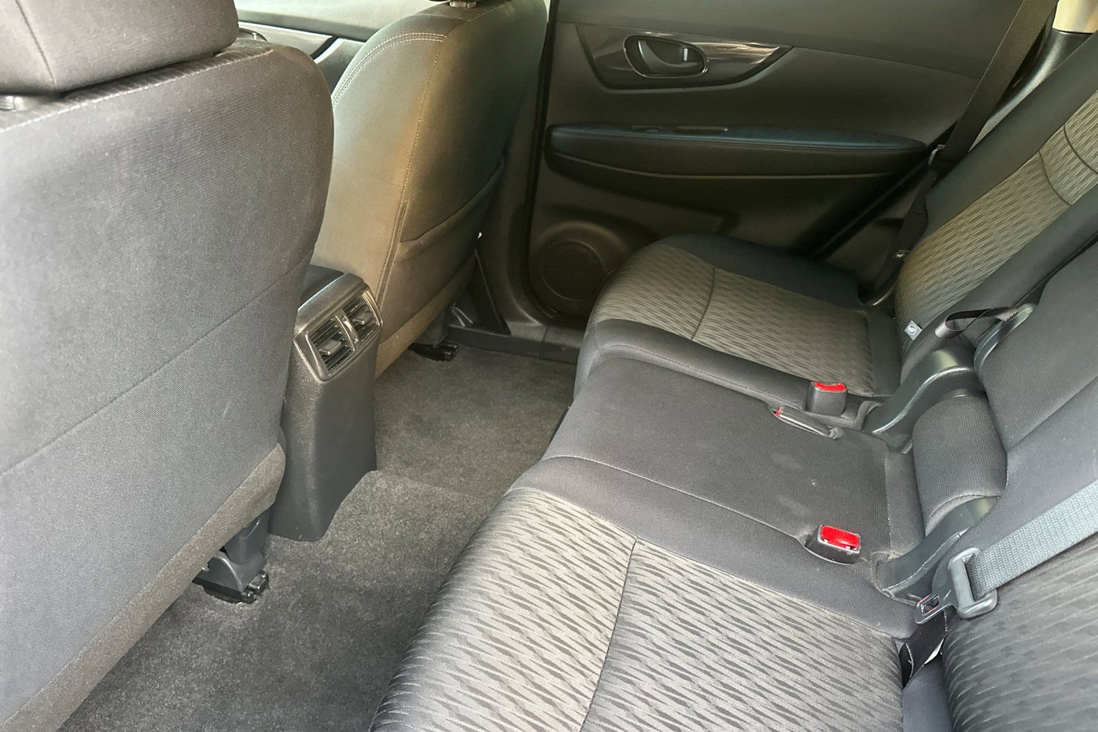 Used 2020 Nissan Rogue S image 13