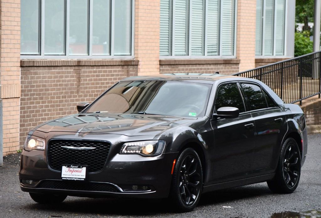 Used 2019 Chrysler 300 S image 2