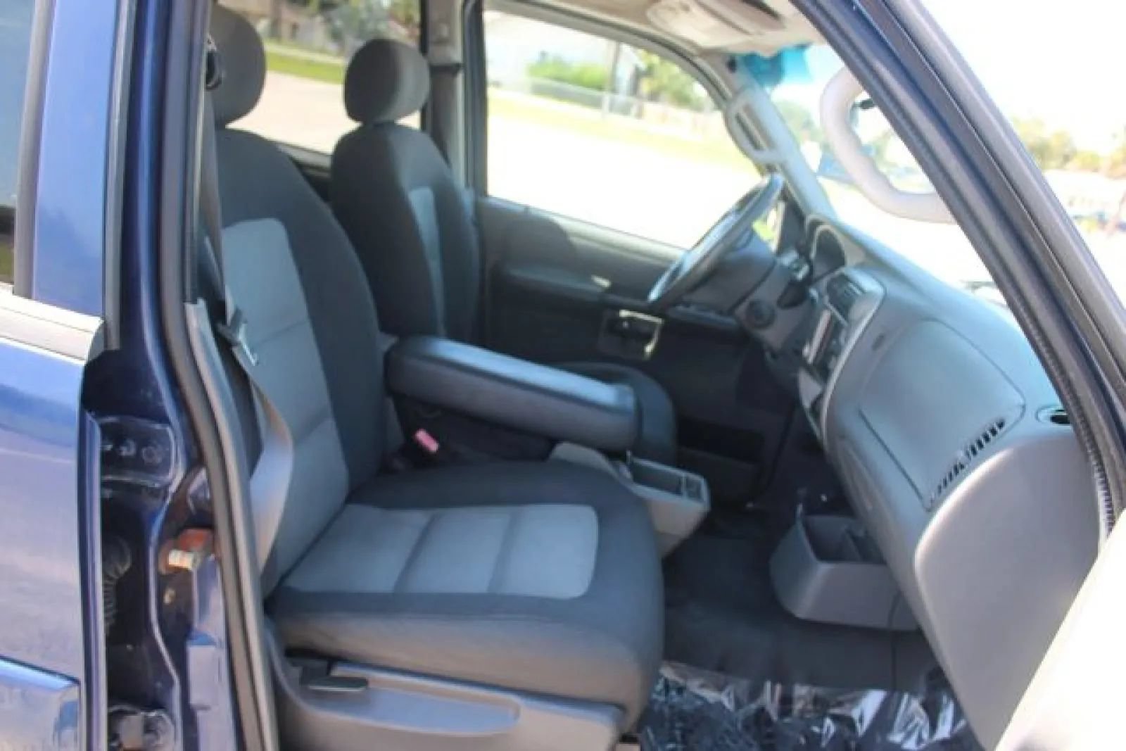 Used 2005 Ford Explorer Sport Trac XLT RWD image 26