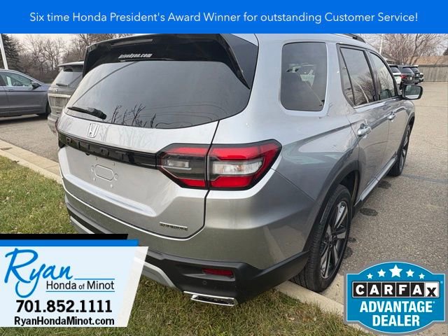 Certified 2025 Honda Pilot Touring image 3