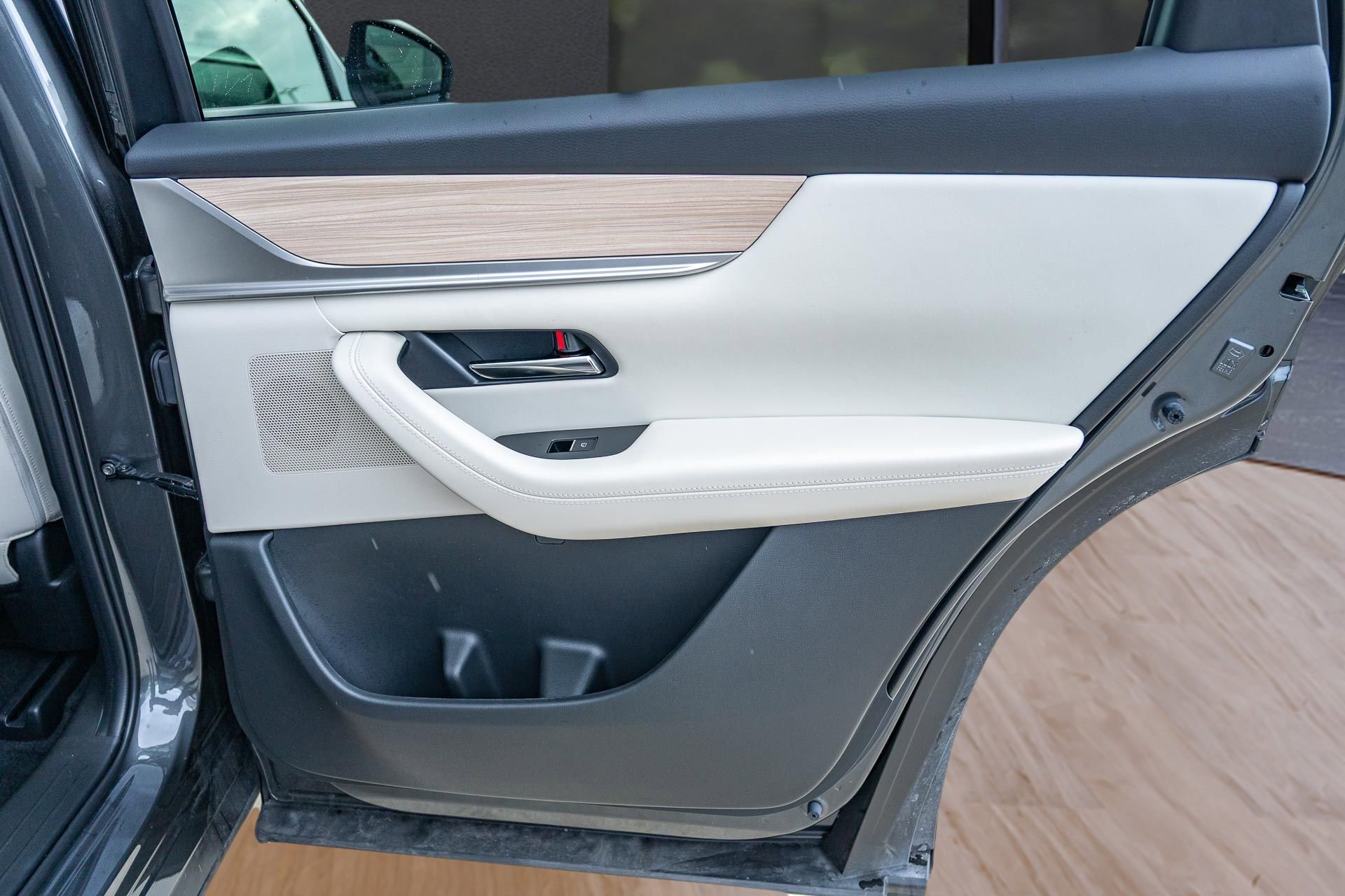 Used 2025 MAZDA CX-90 3.3 Turbo w/ Premium Plus Pkg image 16