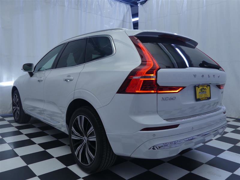 Used 2022 Volvo XC60 B6 Inscription w/ Climate Package image 5