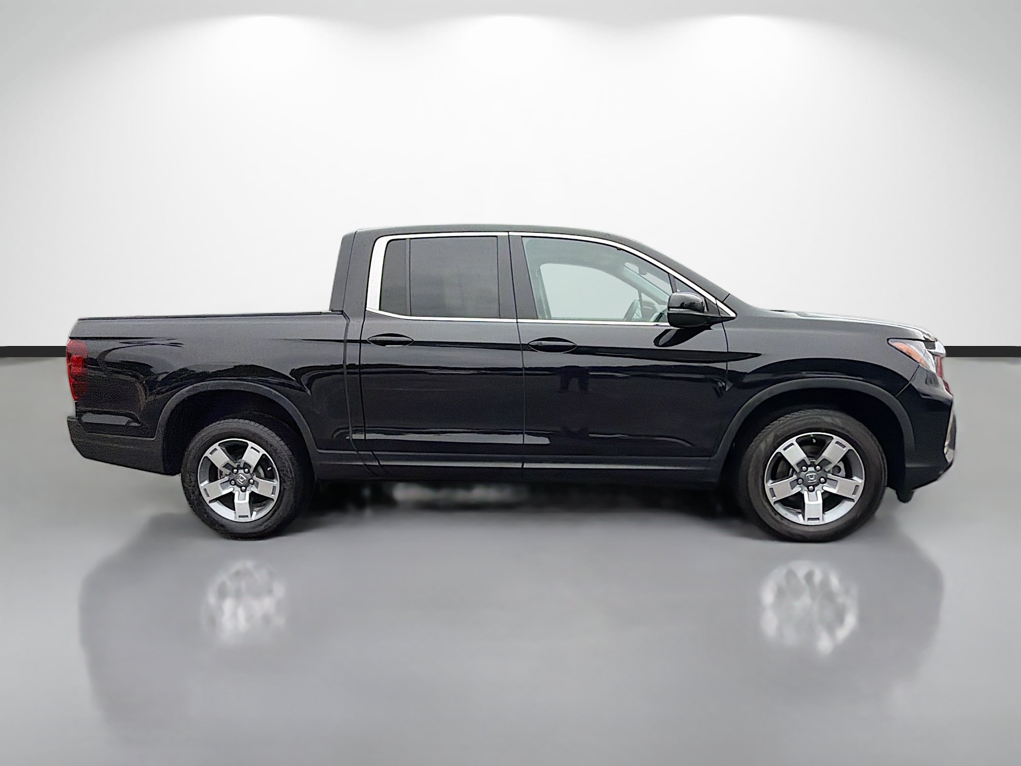 Used 2025 Honda Ridgeline RTL image 2