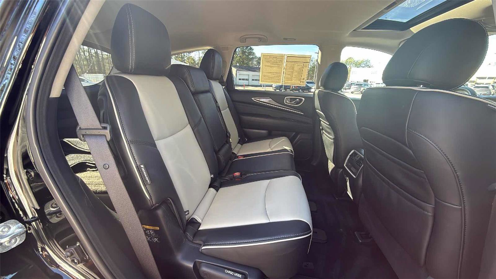 Used 2020 INFINITI QX60 Signature Edition w/ Cargo Package Essential image 26
