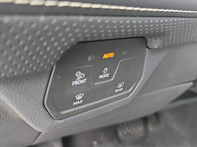 Used 2024 Volkswagen Atlas SE w/ Black Wheel Package image 9