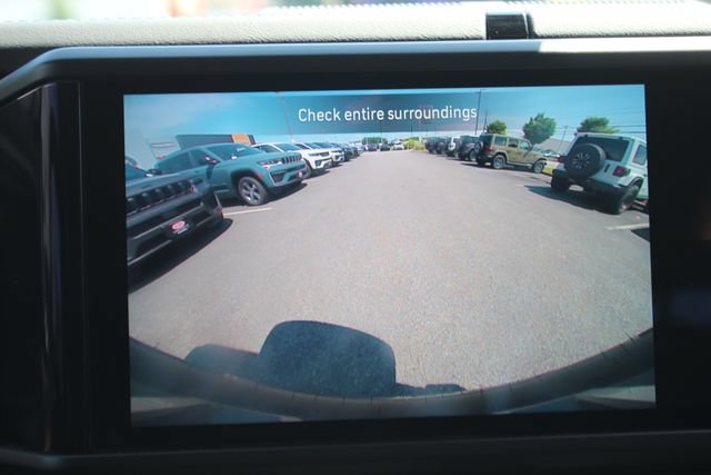 Used 2025 Jeep Wrangler Unlimited Sahara AWD/4WD image 7