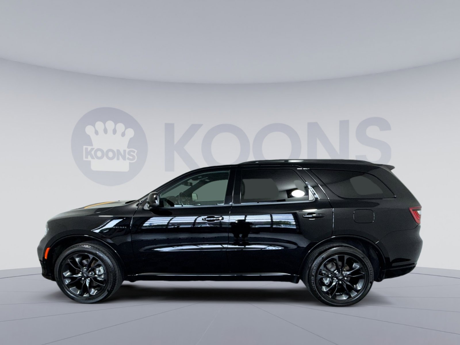 Used 2023 Dodge Durango R/T w/ Hemi Orange Plus Package AWD/4WD image 2