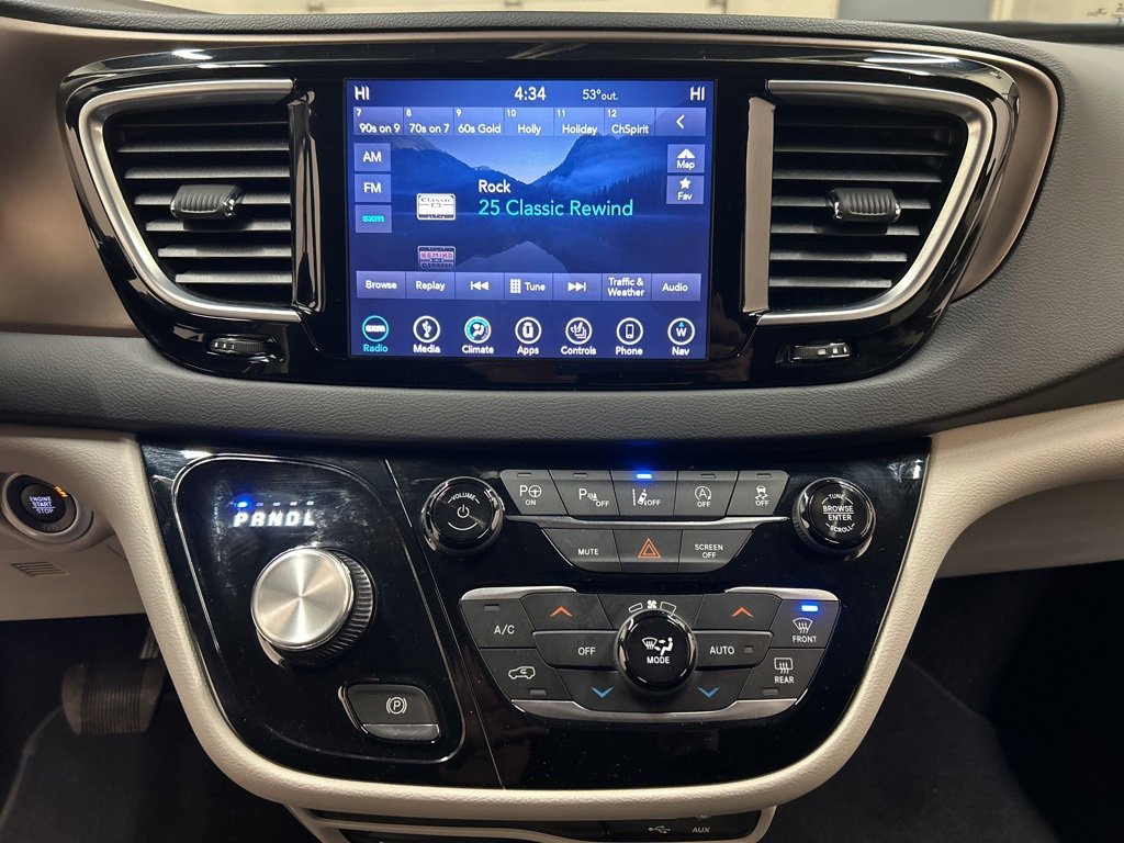 Used 2019 Chrysler Pacifica Touring-L Plus w/ Advanced Safetytec Group image 24