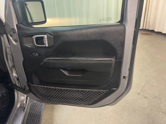 Used 2018 Jeep Wrangler Unlimited Sahara image 35