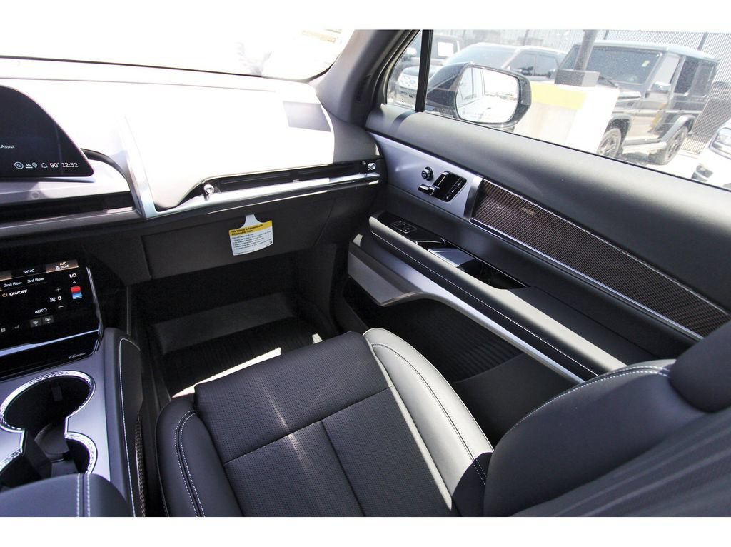 New 2027 Cadillac Vistiq Luxury AWD/4WD image 10