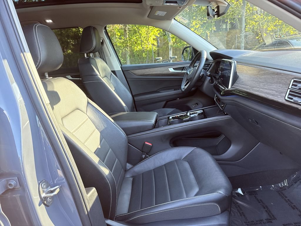 Used 2025 Volkswagen Atlas SEL AWD/4WD image 27