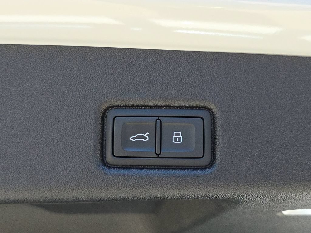 Certified 2025 Audi Q5 Premium Plus w/ Premium Plus AWD/4WD image 13