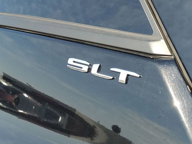 Used 2023 GMC Terrain SLT w/ Tech Package image 36