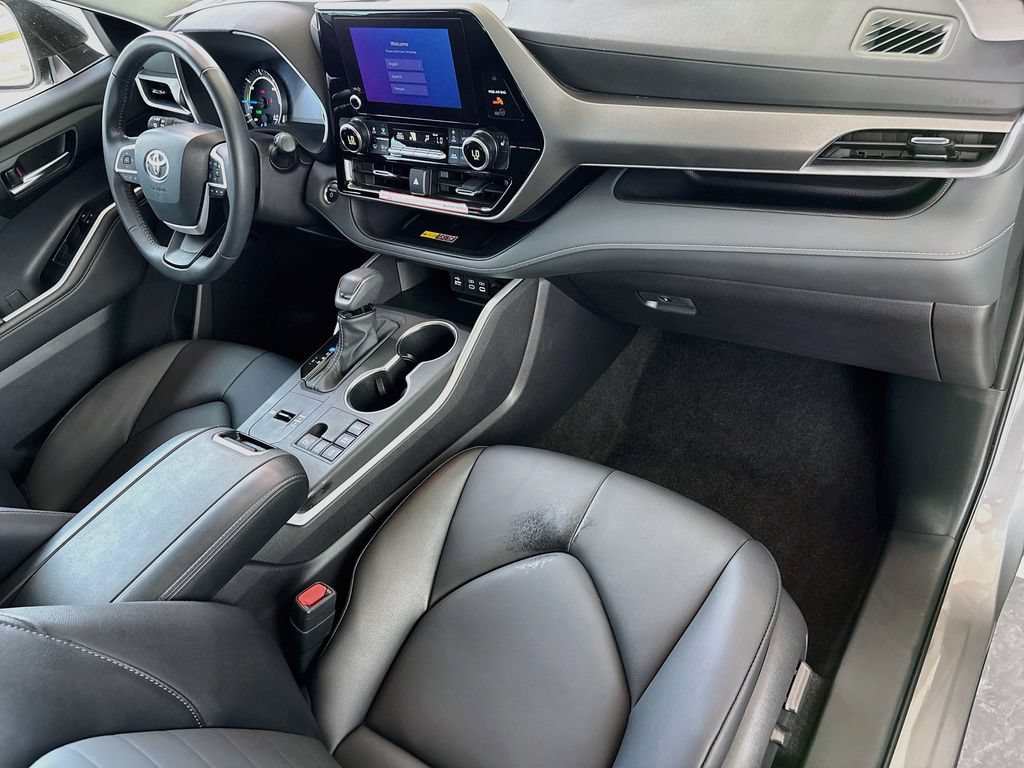 Certified 2026 Toyota Highlander XLE AWD/4WD image 17