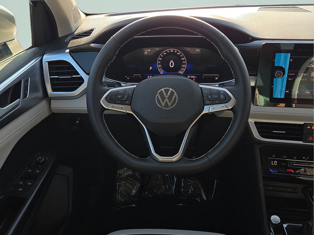 New 2026 Volkswagen Taos SE FWD image 13