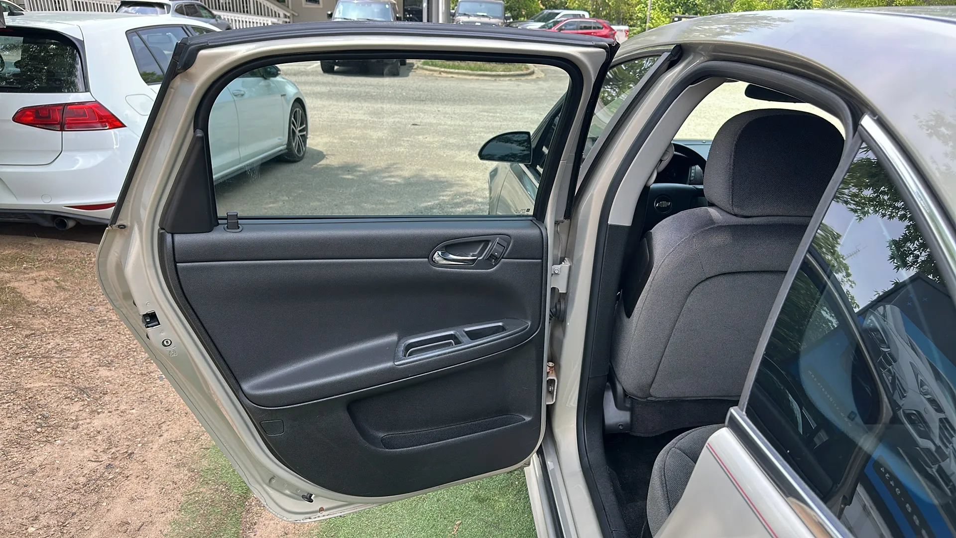 Used 2012 Chevrolet Impala LT FWD image 18