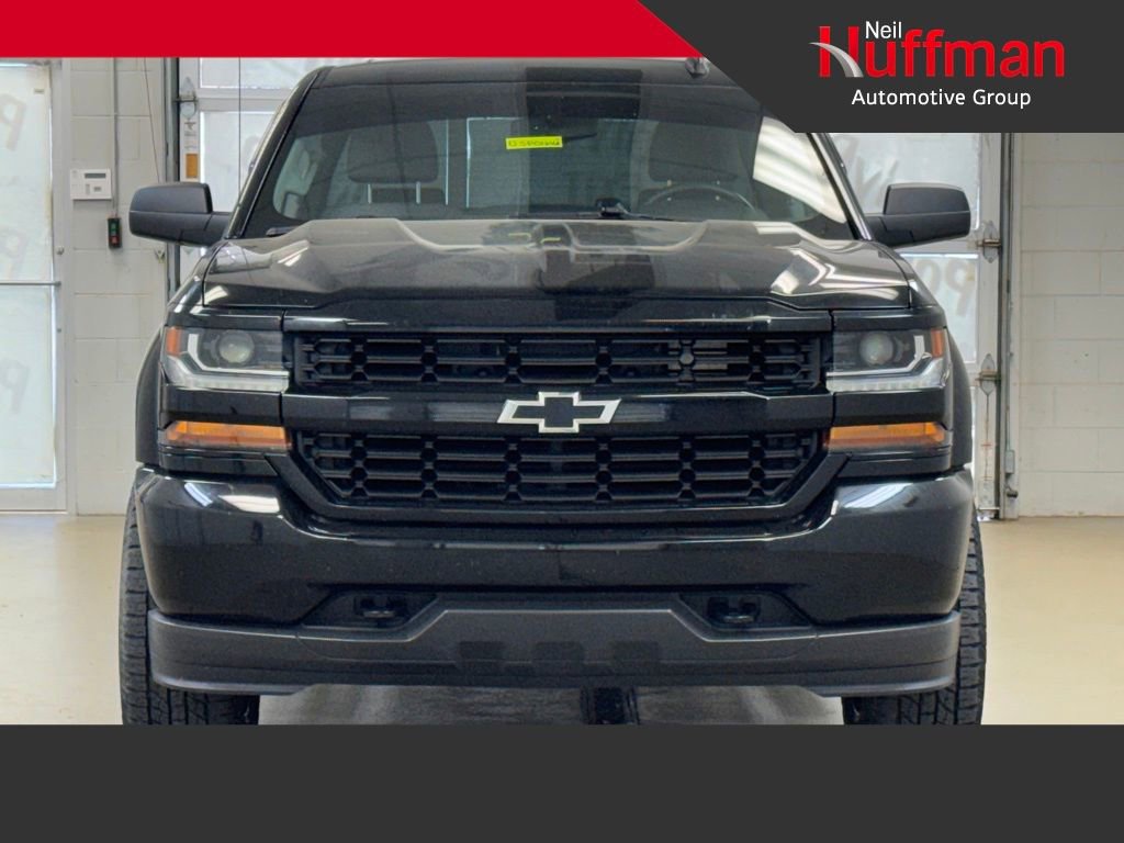 Used 2018 Chevrolet Silverado 1500 Custom w/ Custom Value Package image 2