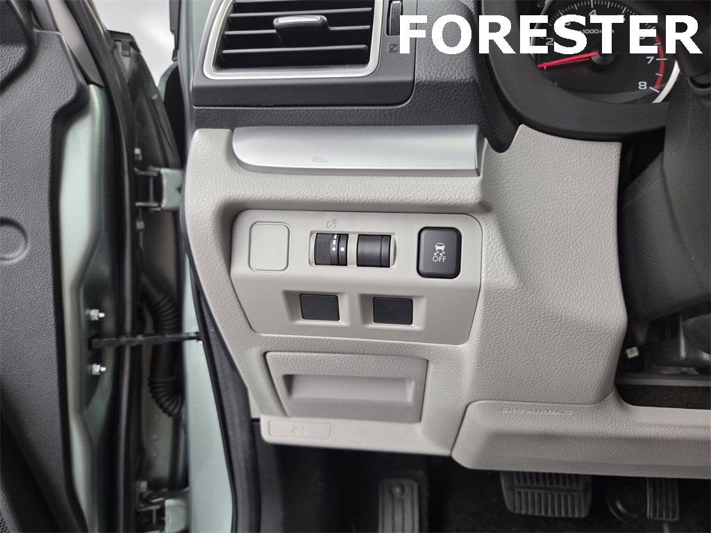 Used 2017 Subaru Forester 2.5i w/ Alloy Wheel Package image 34