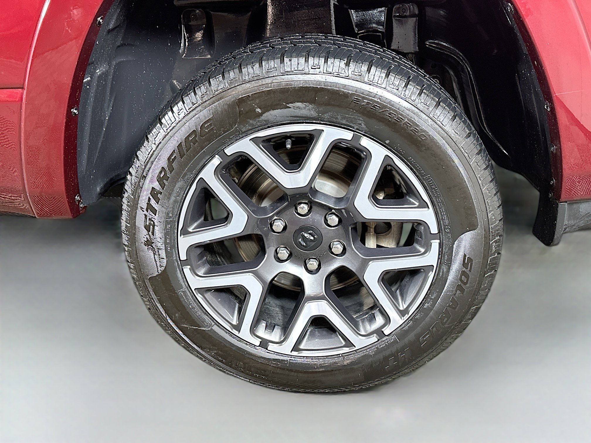 Used 2025 RAM 1500 Laramie image 29