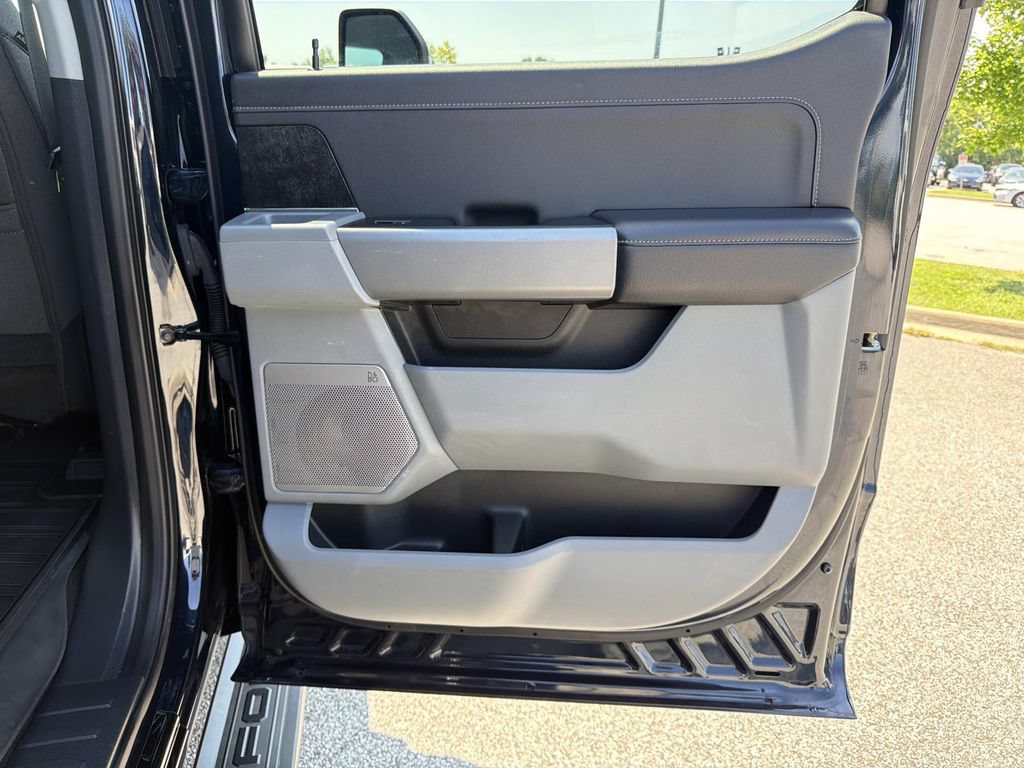 Used 2024 Ford F250 XLT w/ Black Appearance Package AWD/4WD image 26