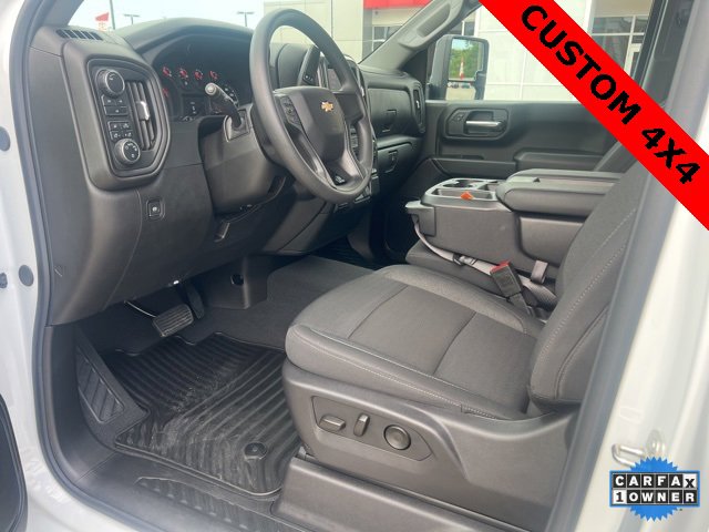 Used 2024 Chevrolet Silverado 2500 Custom w/ Custom Value Package image 15