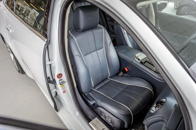 Used 2015 Jaguar XJ L Portfolio image 48