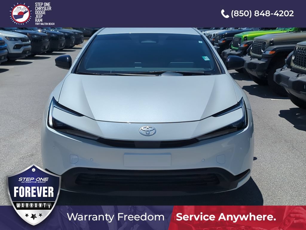 Used 2025 Toyota Prius LE FWD image 9