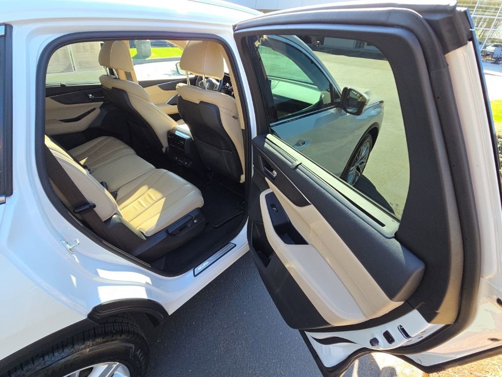 Used 2024 Acura MDX SH-AWD w/ Advance Package image 17