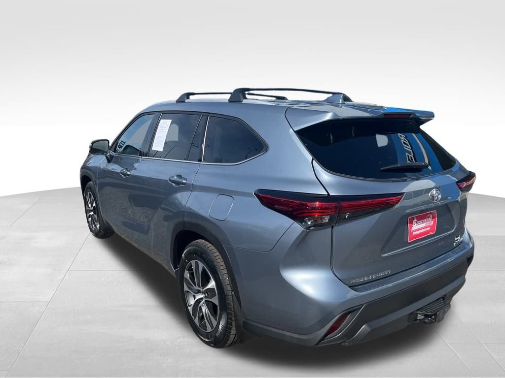 Used 2022 Toyota Highlander XLE image 23