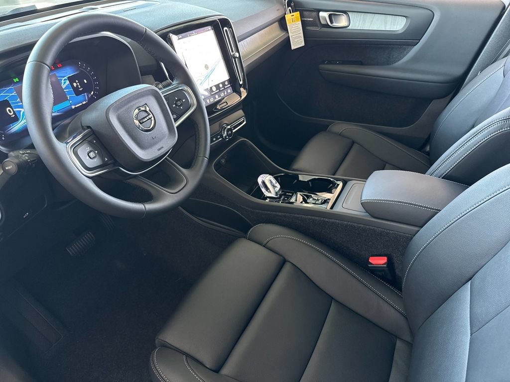 New 2026 Volvo XC40 B5 Plus w/ Climate Package AWD/4WD image 9