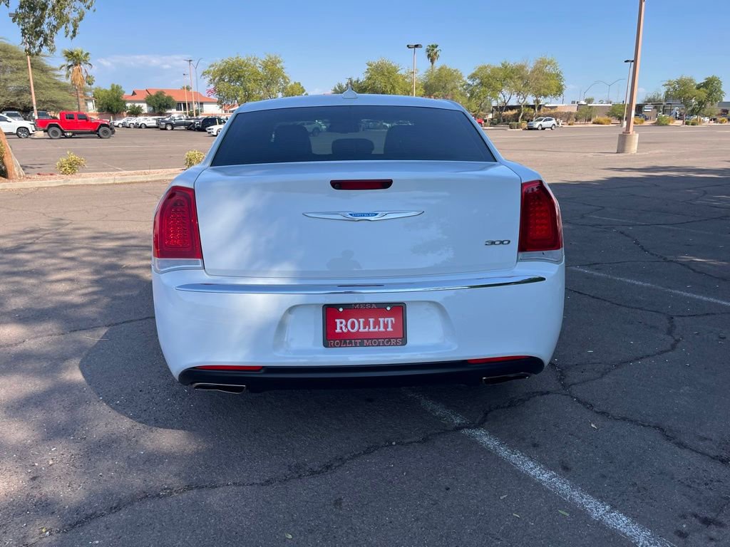 Used 2022 Chrysler 300 Touring image 7