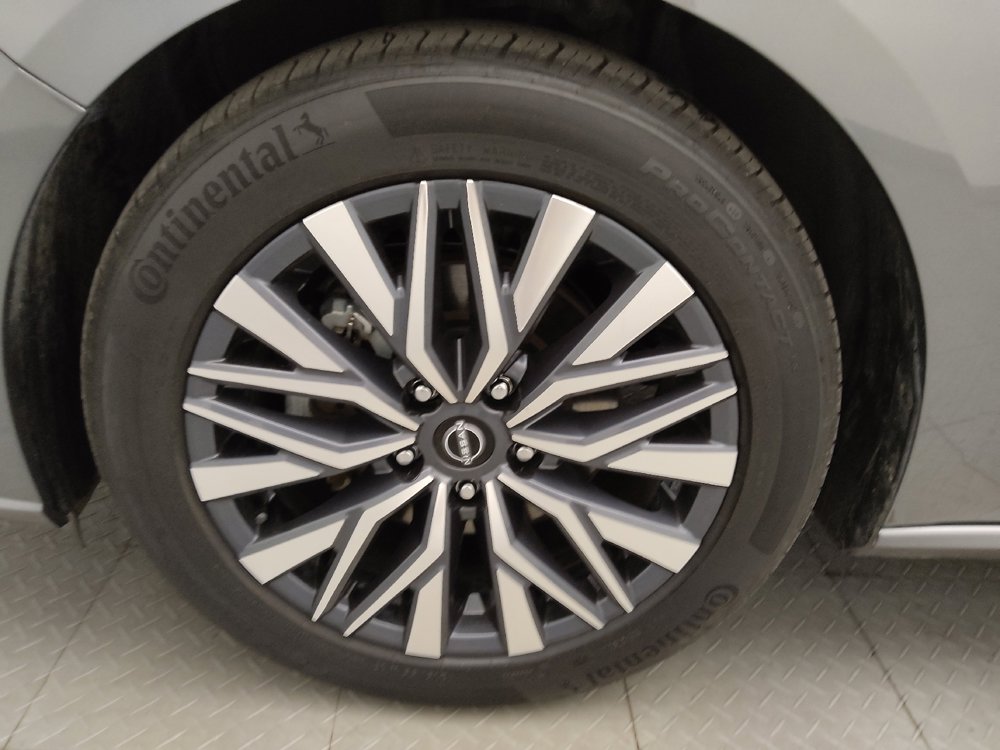 Used 2025 Nissan Altima 2.5 SV FWD image 31
