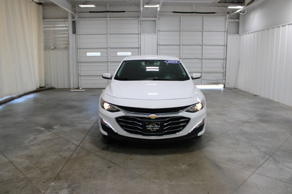 Used 2025 Chevrolet Malibu LT FWD image 3