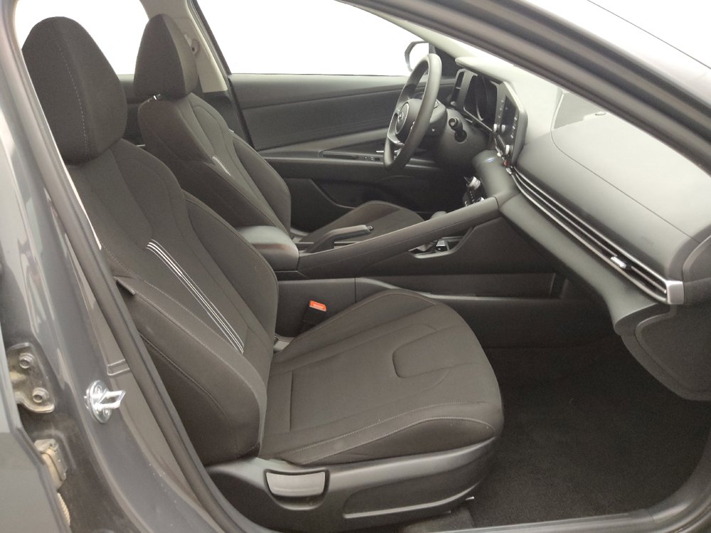 Used 2023 Hyundai Elantra SEL image 21