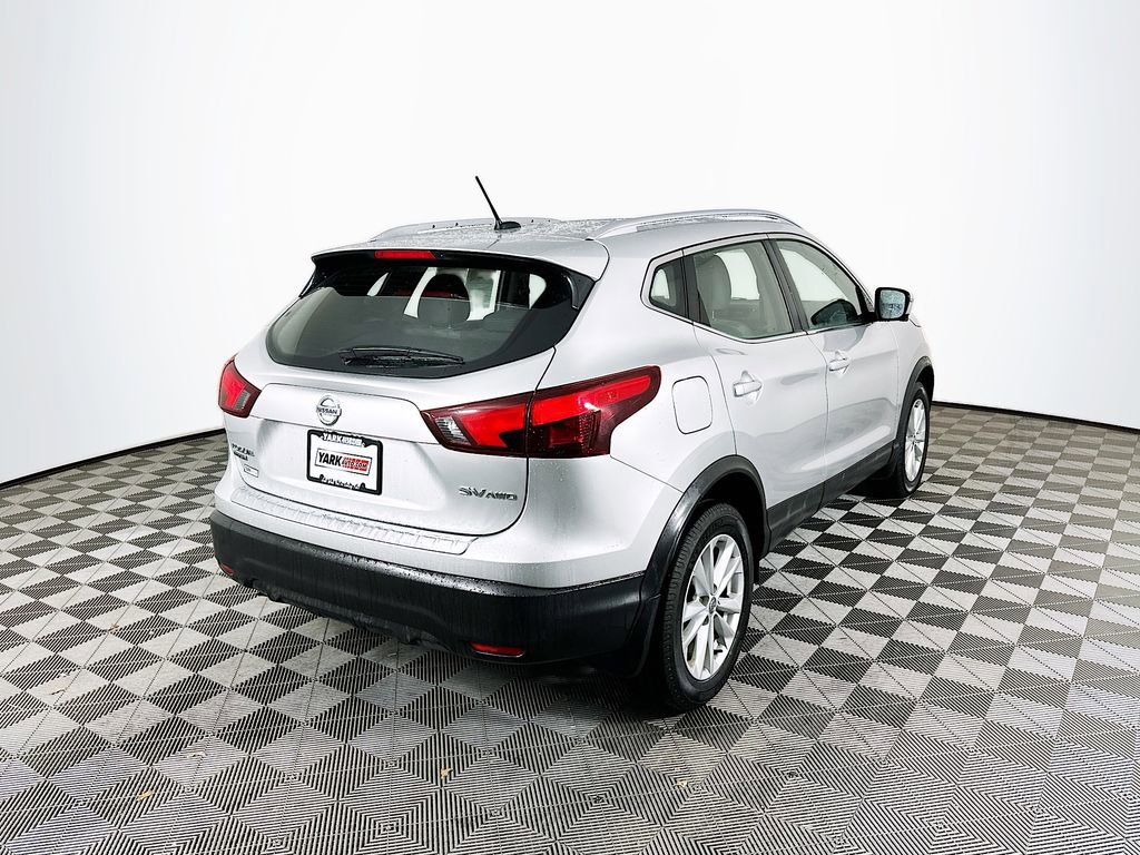 Used 2017 Nissan Rogue Sport SV w/ SV Premium Package image 10