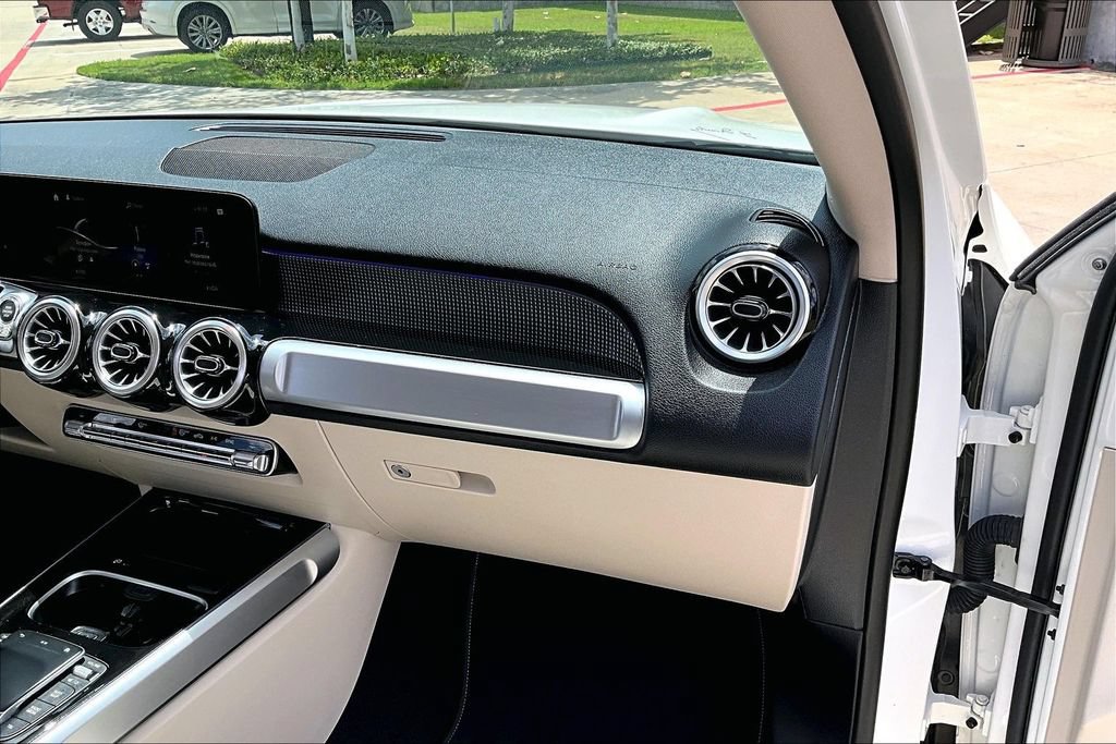 Used 2022 Mercedes-Benz GLB 250 image 21